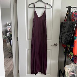 🔴 Vici Olivian Pocketed Maxi Dress (Plum)